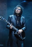 Tony-Iommi_2009-06-11.jpg