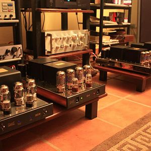Cary Audio Amplifier array: 4 amps in mono!